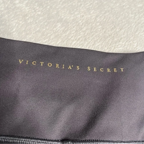 Victoria's Secret Legging‎ Women's size 10 Incredible Essential Workout Yoga Gym - Picture 3 of 5